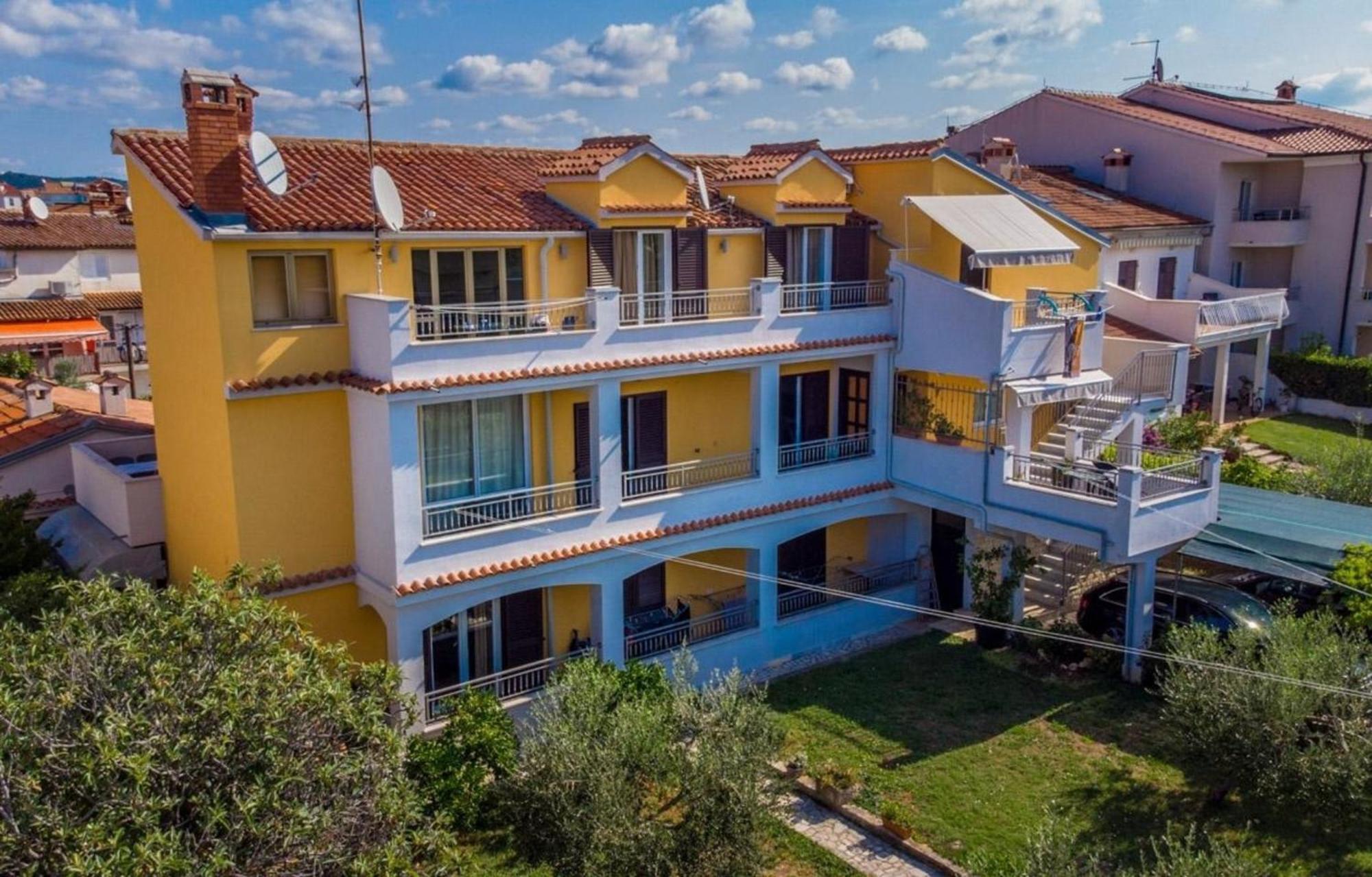 Fuer 7 Personen Ca 100 Qm In Rovinj, Istrien Istrische Riviera Apartman *